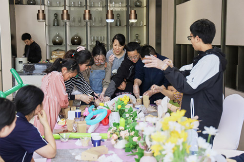 浙江区域公司所属舟山东方大境府项目举办“尝一口春日的甜”主题活动